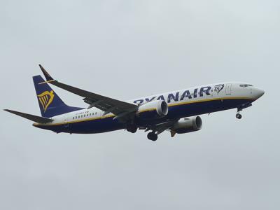 Photo of aircraft EI-HES operated by Ryanair