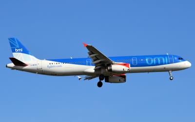 Photo of aircraft G-MEDN operated by bmi British Midland
