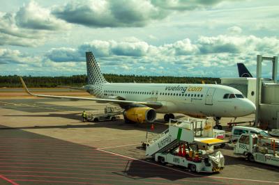 Photo of aircraft EC-MFM operated by Vueling