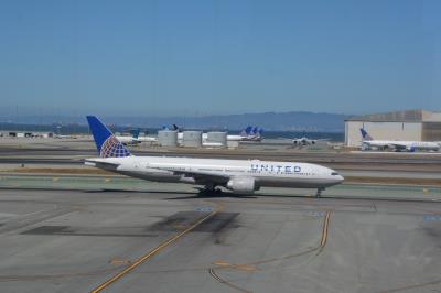 Photo of aircraft N37018 operated by United Airlines