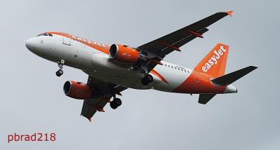 Image of aircraft registration G-EZAL - A A319-111 operated by easyJet