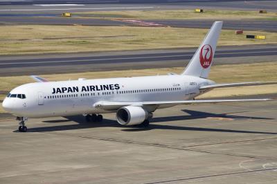 Photo of aircraft JA657J operated by Japan Airlines