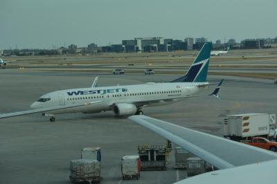 Photo of aircraft C-FWJS operated by WestJet
