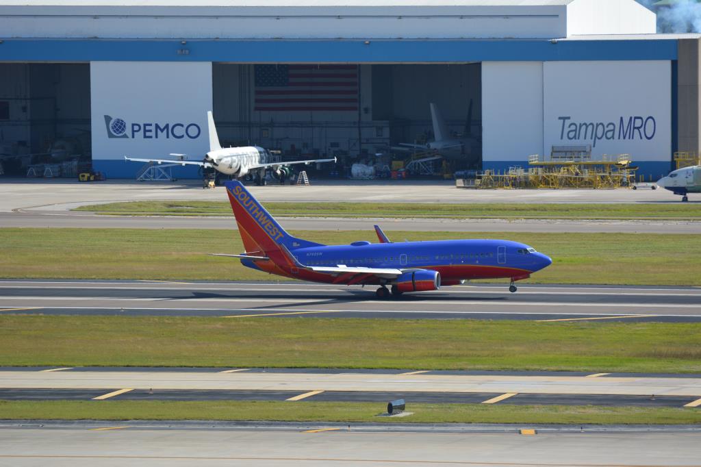 Photo of aircraft N762SW operated by Southwest Airlines