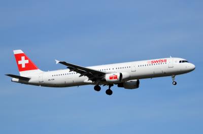 Image of aircraft registration HB-IOK - A A321-111 operated by Swiss