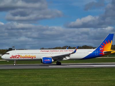 Photo of aircraft G-SUNF operated by Jet2