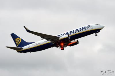 Photo of aircraft EI-DHN operated by Ryanair