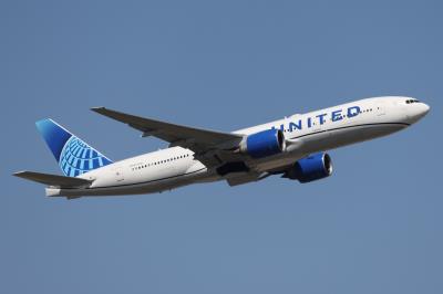 Photo of aircraft N77006 operated by United Airlines
