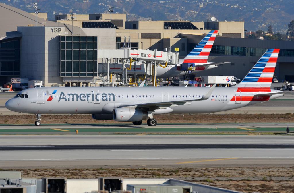 Photo of aircraft N147AA operated by American Airlines