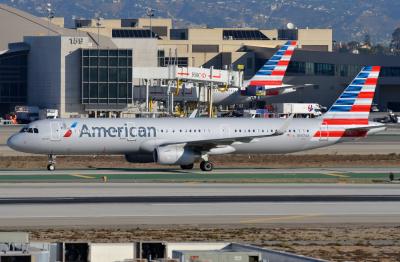 Photo of aircraft N147AA operated by American Airlines