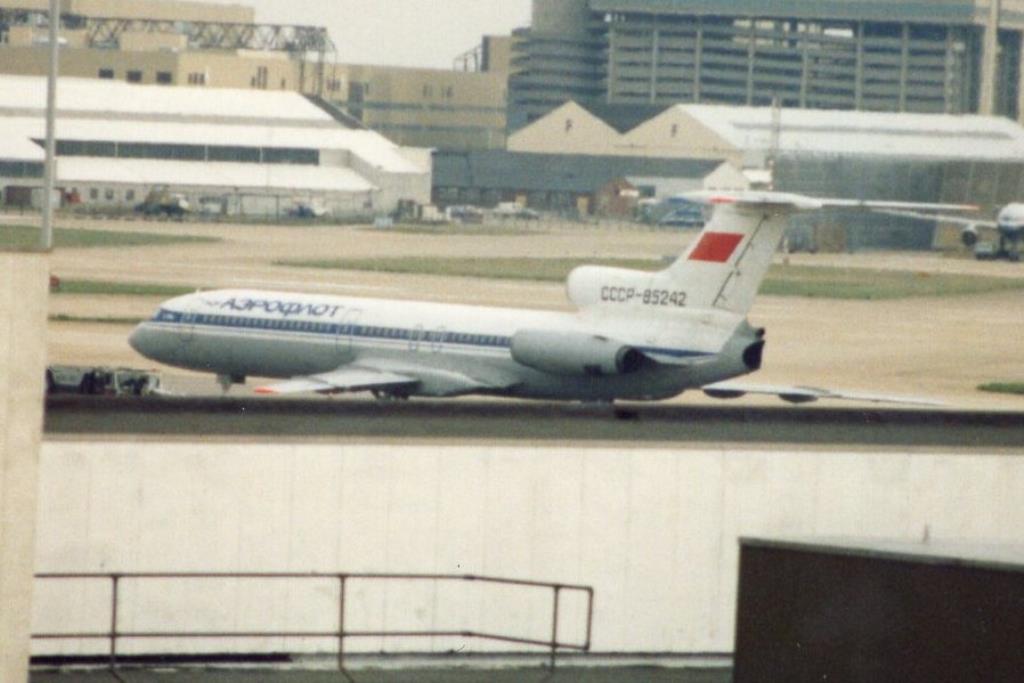 Photo of aircraft CCCP-85242 operated by Aeroflot - Soviet Airlines