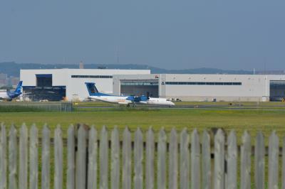 Image of aircraft registration C-GHQL - A DHC-8-402 operated by Hydro Quebec