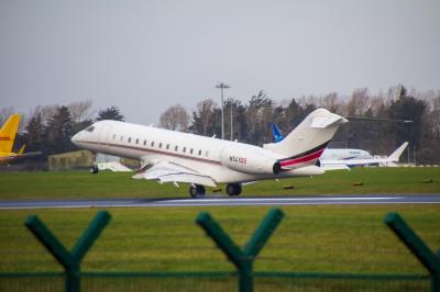Photo of aircraft N141QS operated by NetJets