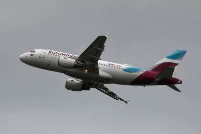 Photo of aircraft D-AKNV operated by Eurowings