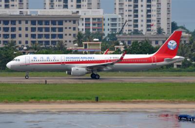 Photo of aircraft B-8960 operated by Sichuan Airlines