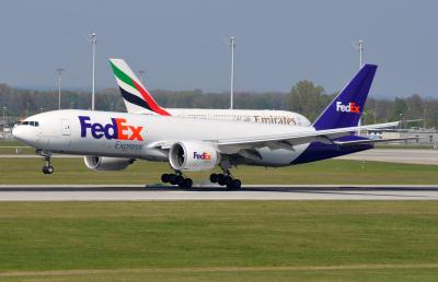 Photo of aircraft N869FD operated by Federal Express (FedEx)