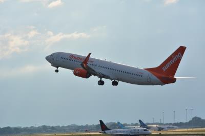 Image of aircraft registration C-FYJD - A 737-8Q8(WL) operated by Sunwing Airlines