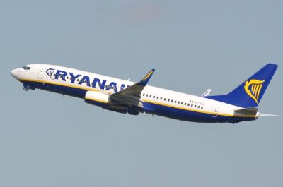 Photo of aircraft EI-DLB operated by Ryanair