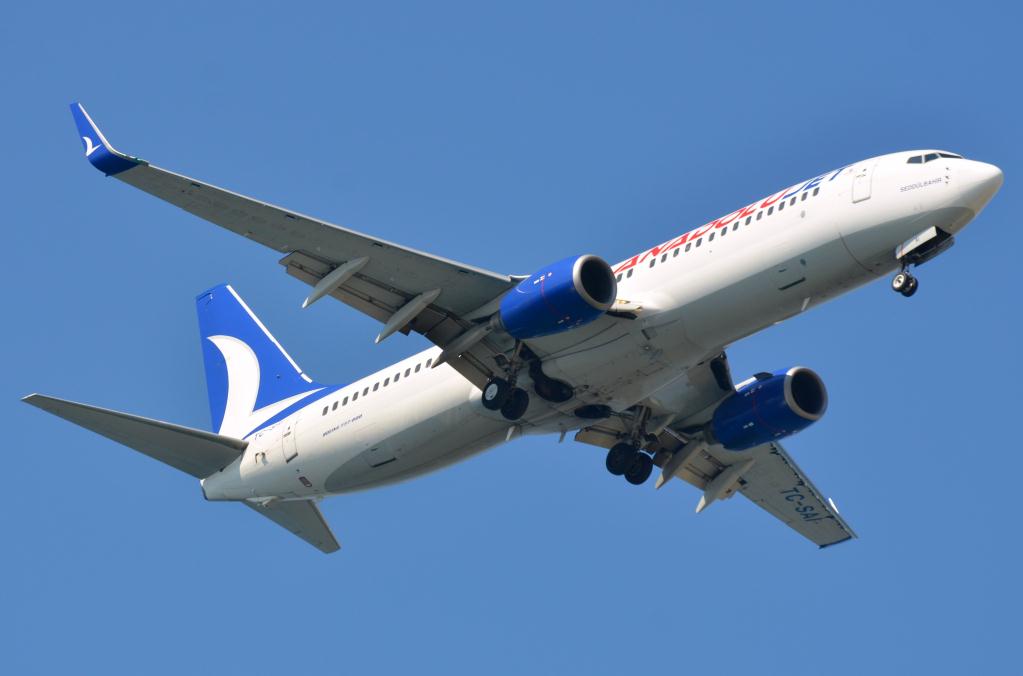 Photo of aircraft TC-SAI operated by Anadolu Jet