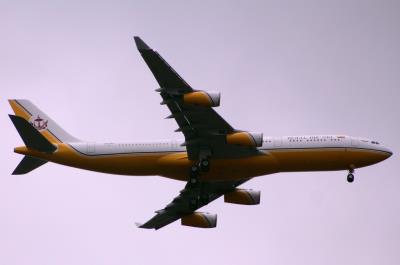Image of aircraft registration V8-001 - A A340-212 operated by Government of Brunei