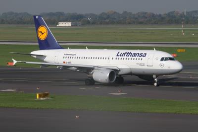 Image of aircraft registration D-AIBE - A A319-112 operated by Lufthansa
