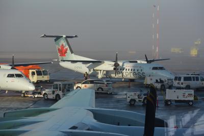Photo of aircraft C-GTAQ operated by Air Canada Express
