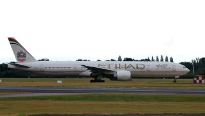 Photo of aircraft A6-ETH operated by Etihad Airways