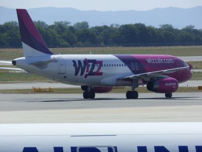 Photo of aircraft HA-LPR operated by Wizz Air