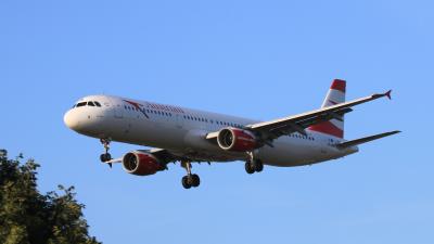 Photo of aircraft OE-LBB operated by Austrian Airlines