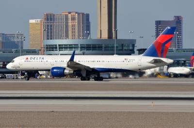 Photo of aircraft N694DL operated by Delta Air Lines