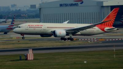 Photo of aircraft VT-AND operated by Air India