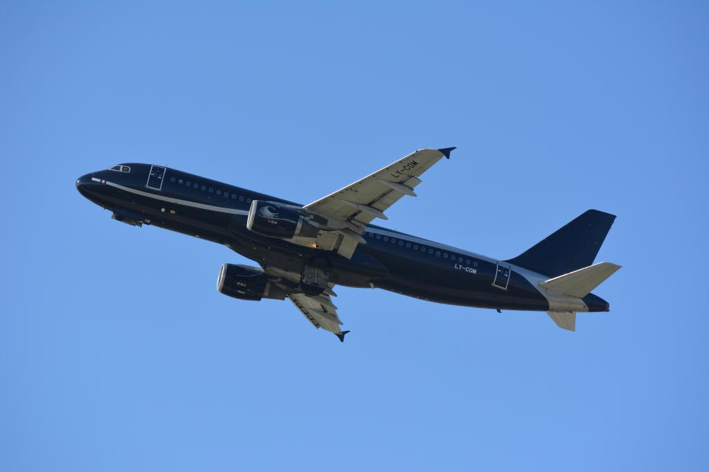 Photo of aircraft LY-COM operated by Avion Express