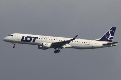 Photo of aircraft SP-LNH operated by LOT - Polish Airlines