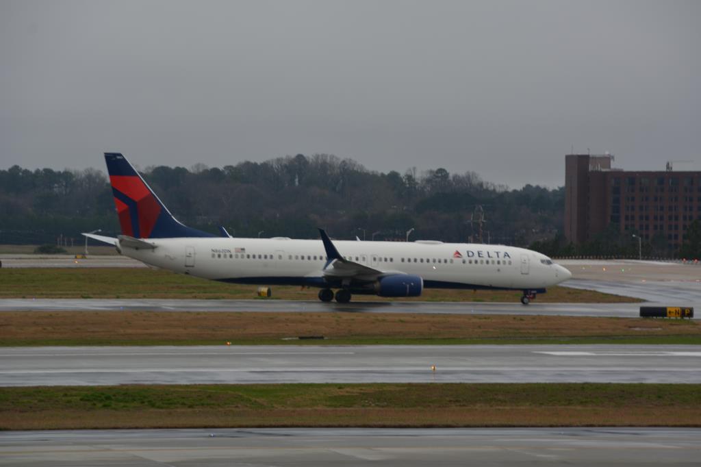 Photo of aircraft N862DN operated by Delta Air Lines