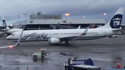 Photo of aircraft N320AS operated by Alaska Airlines