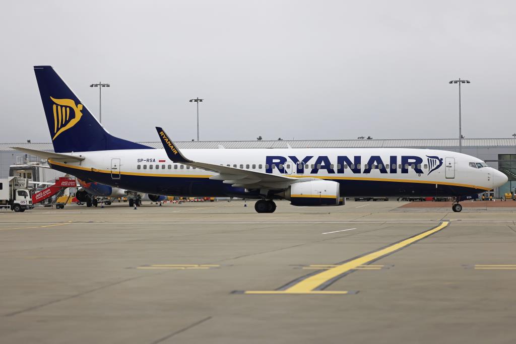 Photo of aircraft SP-RSA operated by Ryanair Sun