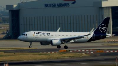 Photo of aircraft D-AIWI operated by Lufthansa