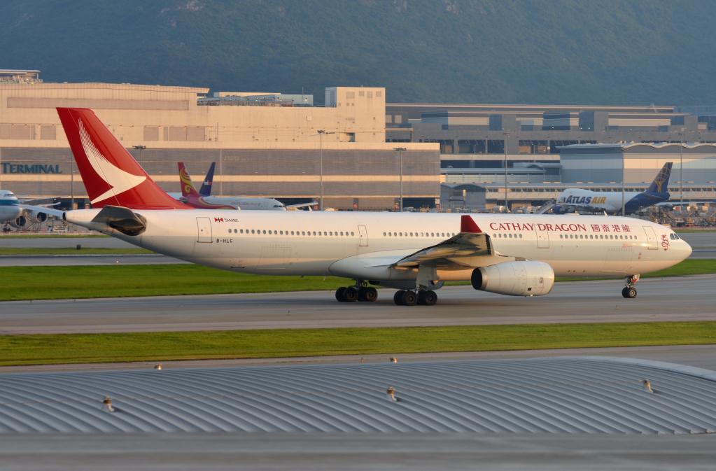 Photo of aircraft B-HLG operated by Cathay Dragon