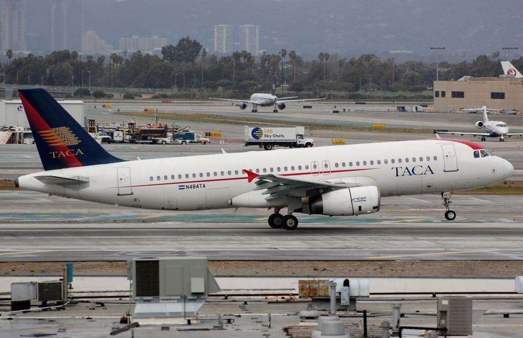 Photo of aircraft N484TA operated by TACA International Airlines