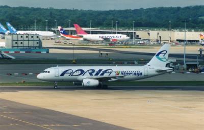 Photo of aircraft S5-AAB operated by Adria Airways