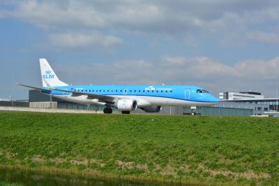 Photo of aircraft PH-EXE operated by KLM Cityhopper