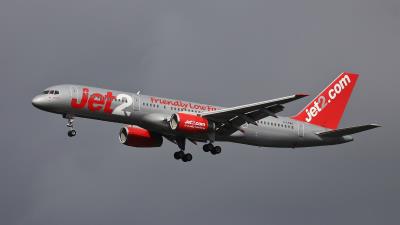 Image of aircraft registration G-LSAA - A 757-236 operated by Jet2