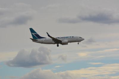 Photo of aircraft C-FWSO operated by WestJet