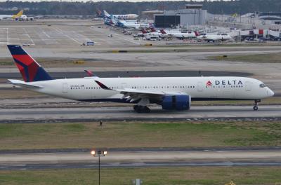 Photo of aircraft N503DN operated by Delta Air Lines
