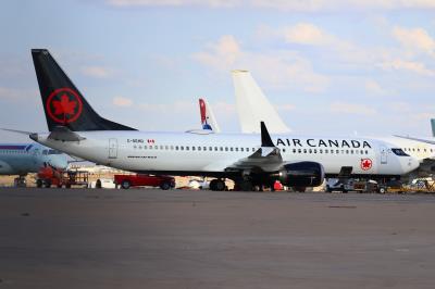 Photo of aircraft C-GEHQ operated by Air Canada