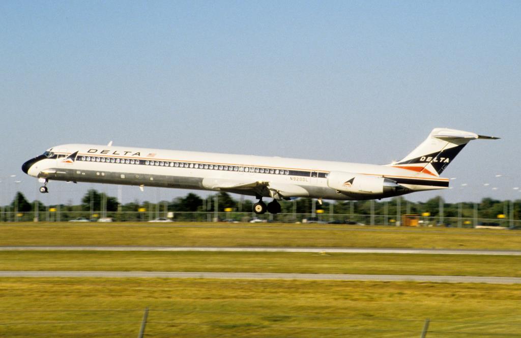 Photo of aircraft N920DL operated by Delta Air Lines
