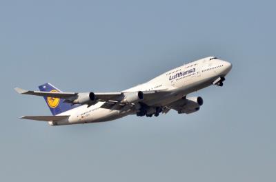 Image of aircraft registration D-ABVR - A 747-430 operated by Lufthansa
