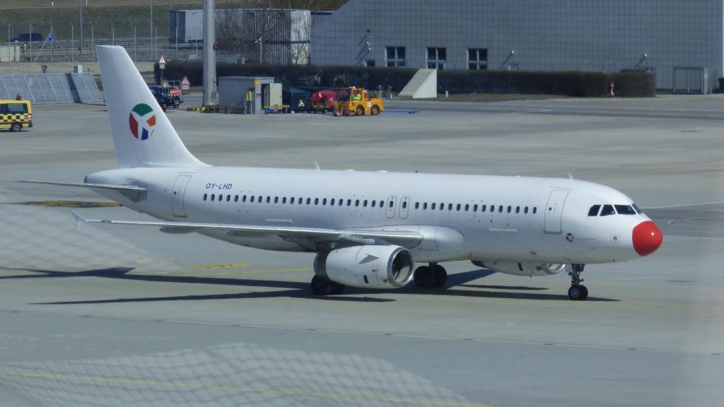 Photo of aircraft OY-LHD operated by Danish Air Transport (DAT)