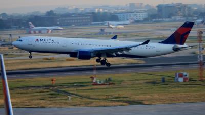 Photo of aircraft N821NW operated by Delta Air Lines