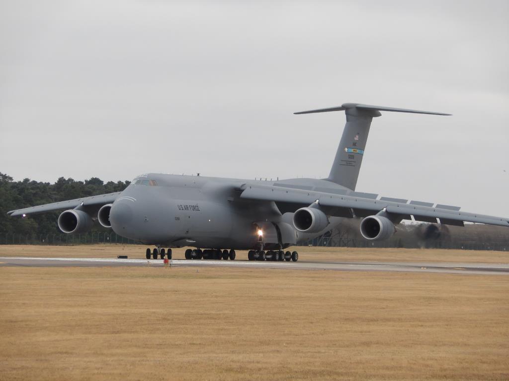 Photo of aircraft 85-0008 operated by United States Air Force